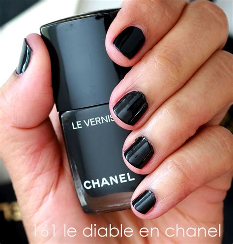 le diable en chanel|Favorite Chanel Dark Nail Polishes for a Short, Chic Mani.